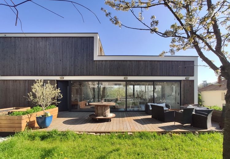 Pictures of Eve's house