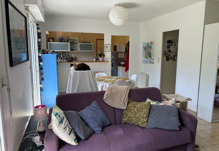 Fotos von Lucie - Profil, photos et annonce en cours Haus