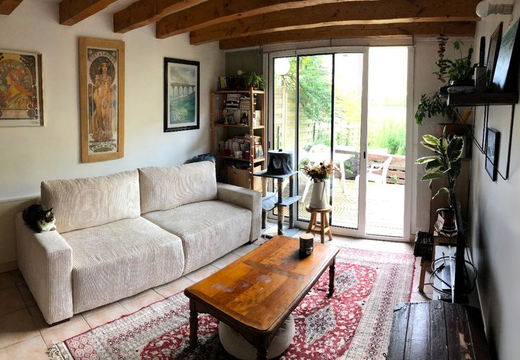 Pictures of Marie-Kerguelen D.'s house