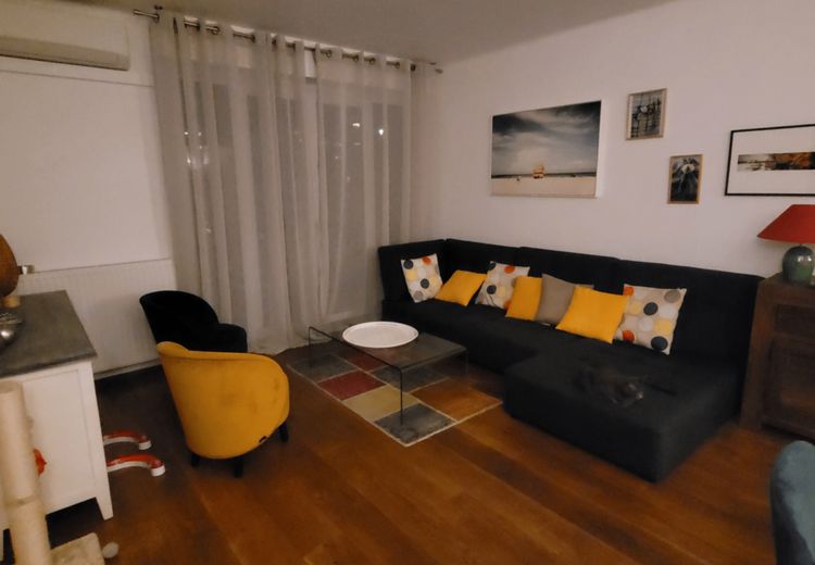 Pictures of Laurence B.'s house