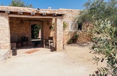 House with 2 dogs, 4 cats, 3 horses, 5 farm animals in Essaouira