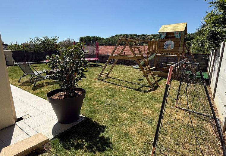 Pictures of Julien's house