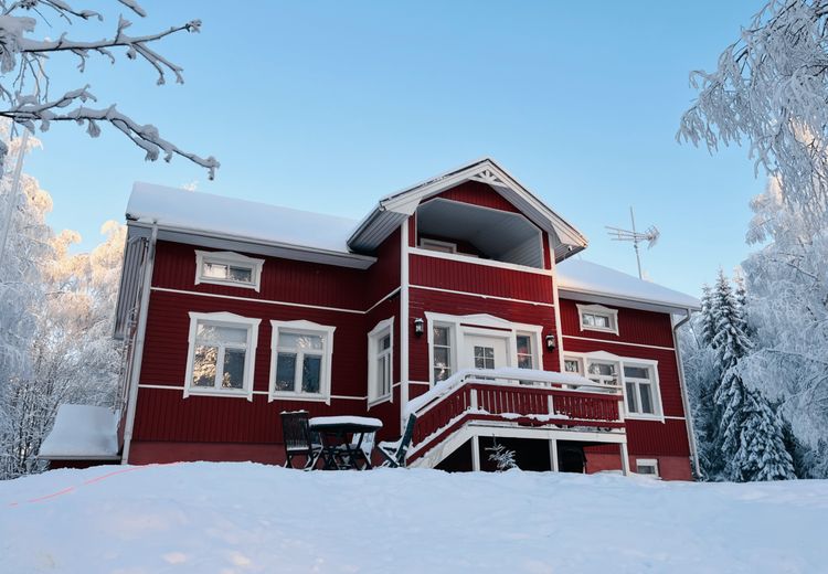 Pictures of Anni R.'s house