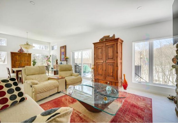 Pictures of Viviane D.'s house