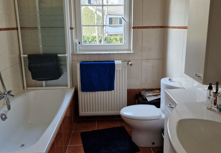 Pictures of Anne F.'s house