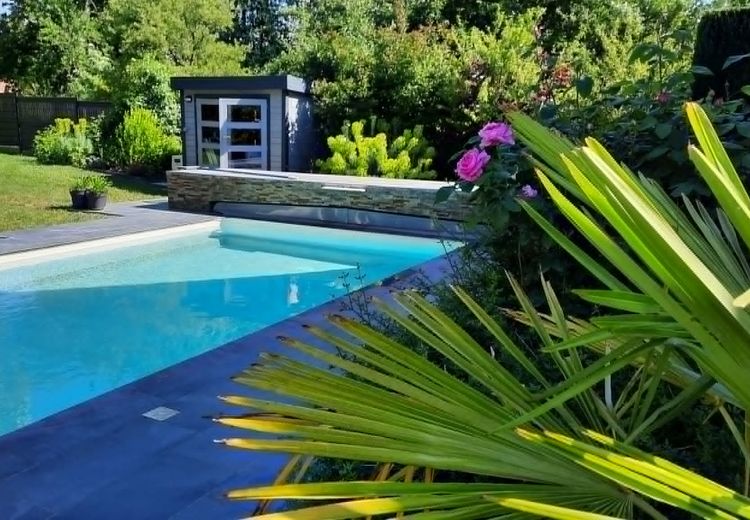 Pictures of Vincent's house