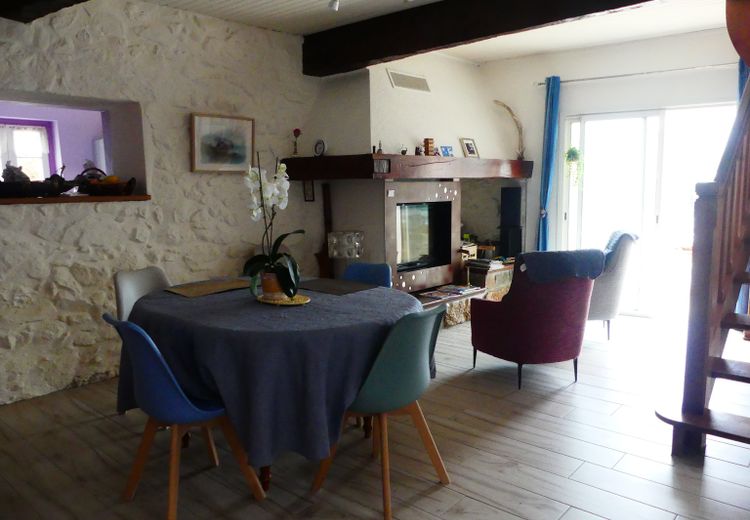Pictures of Danièle R.'s house