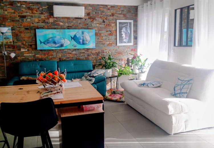 Pictures of Nelly G.'s house