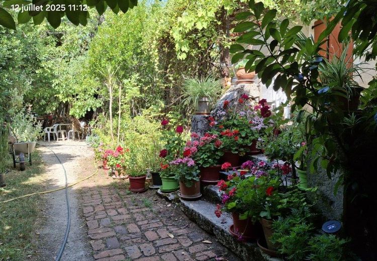 Pictures of Noëlle B.'s house