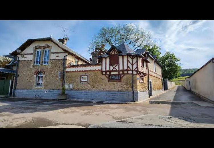 Pictures of Juliette's house